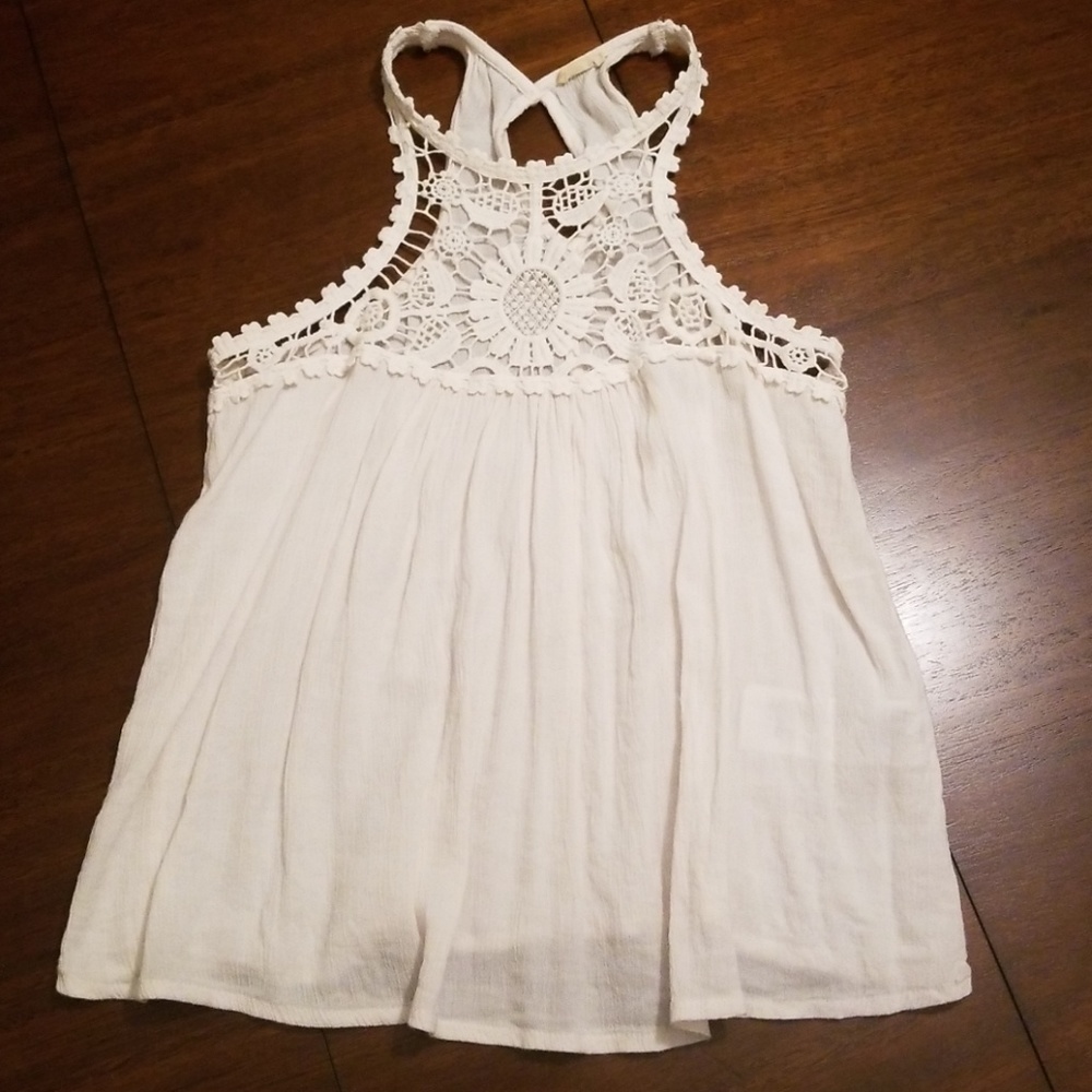 Hollister Tank